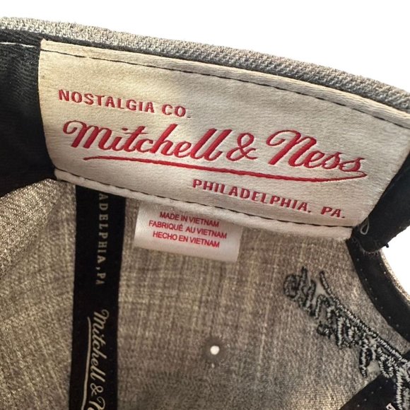 Mitchell & Ness Houston Rockets Hardwood Classics Snapback Hat Grey/Black - Picture 8 of 9